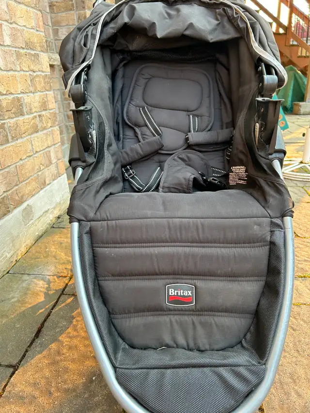 Britax Baby Stroller in Strollers, Carriers & Car Seats in Markham / York Region - Image 3