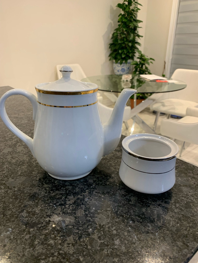 Teapot and Sugar Pot  in Kitchen & Dining Wares in Oshawa / Durham Region