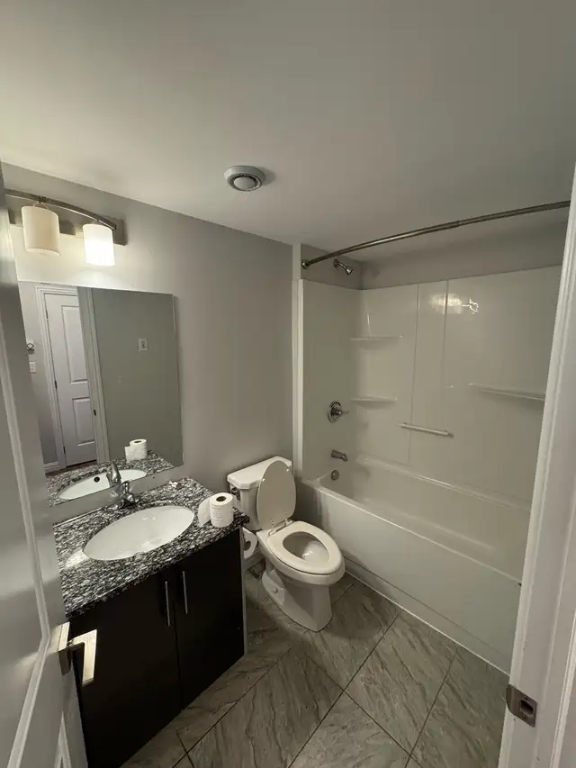 Room for Rent  in Room Rentals & Roommates in Dartmouth - Image 5