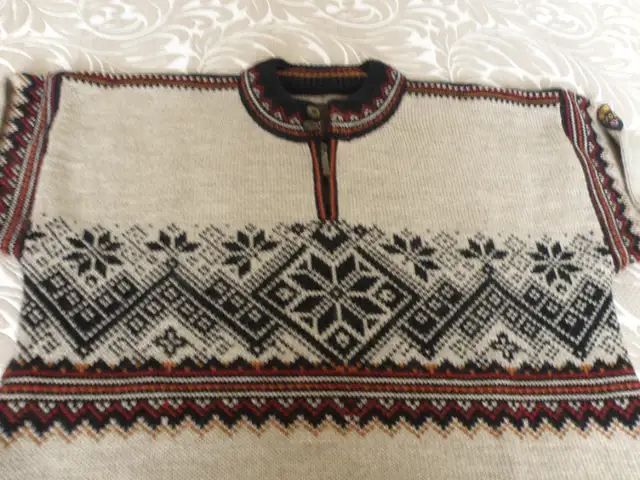 Très beau gilet pour homme (neuf) Dale of Norway, 100% laine. in Men's in Victoriaville - Image 3