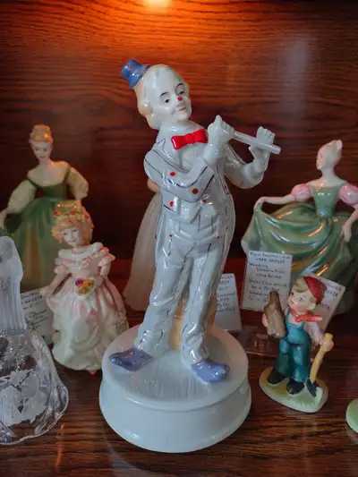 From Our Music Box Collection - NOW Parting with This VINTAGE CLOWN MUSIC BOX. ......Plays 'Be a Clo...