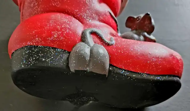 Christmas Boot Vase in Holiday, Event & Seasonal in Calgary - Image 3