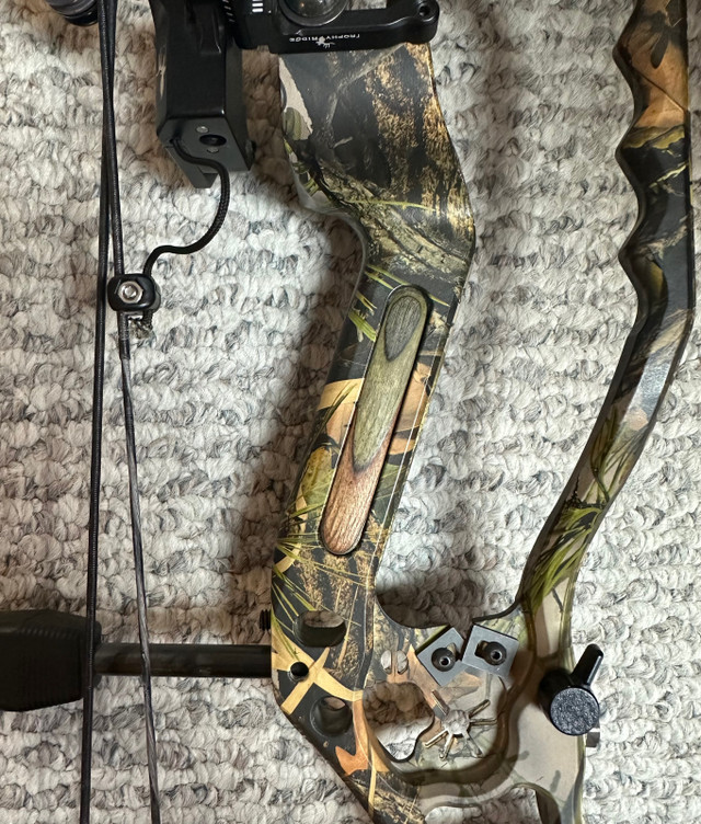 Apa Mamba M5 RH Archery Hunting Bow  in Fishing, Camping & Outdoors in Prince Albert - Image 3