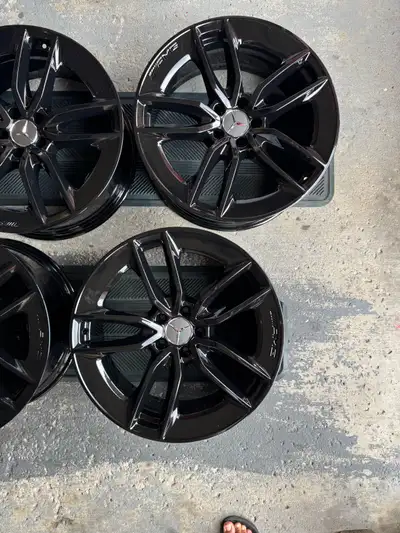 Selling lightly used OEM Mercedes Benz E53 stock rims, no scratches, no dents, no cracks. Driven 800...