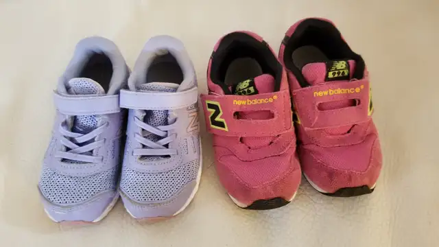 New balance running shoes kid children size 9 in Kids & Youth in City of Toronto - Image 2