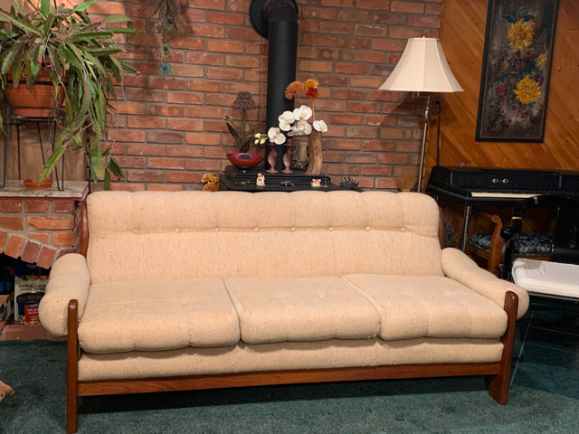 Fantastic Danish/Swedish MCM sofa Solid Teak/ PURE WOOL in Couches & Futons in Oakville / Halton Region - Image 2