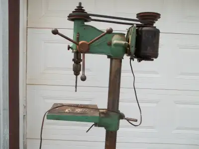 PRESS-DRILL   A   COLONNE, View more