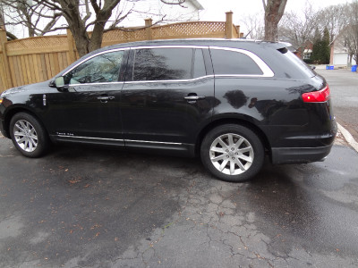 2014 Lincoln MKT Livery -- wheel chair and walker friendly
