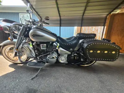 This 2003 Yamaha Road Star Silverado silver special edition is in excellent shape and offers a comfo...