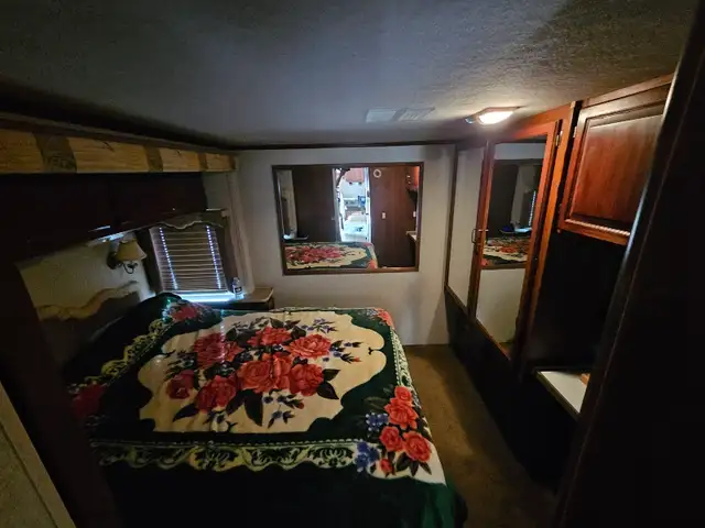 2004 motor home in RVs & Motorhomes in Grande Prairie - Image 9