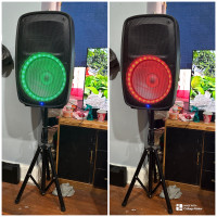 2 total pa glow max speakers