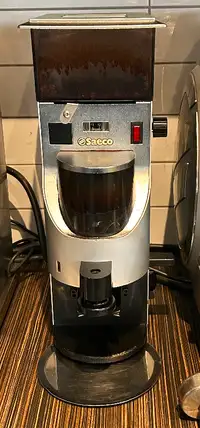 Moulin à café/ coffee grinder SAECO
