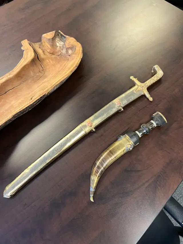 Ceremonial Sword and Dagger Vintage Syrian Jambiya in Arts & Collectibles in Mississauga / Peel Region - Image 3