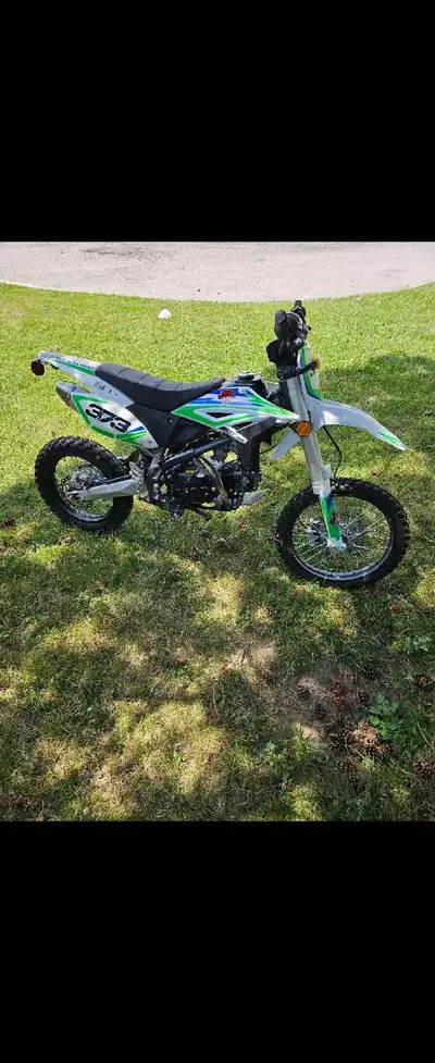 Dirt bike for sale, very good condition everything works fine no problem at all, nice for summer and...