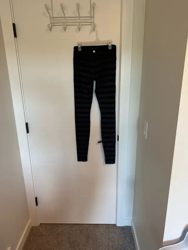 lululemon Wunder under leggings in Women's - Bottoms in Calgary - Image 3