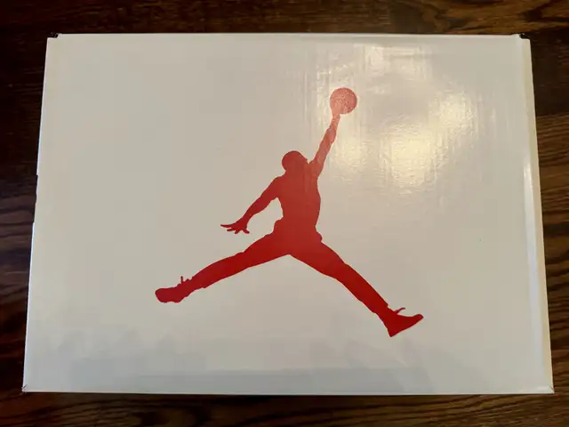 Air Jordan 2/3 'White Varsity Red' Size 8 in Men's Shoes in City of Toronto - Image 7