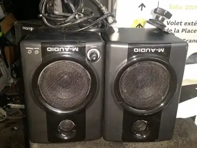 M-Audio Av30 Studio Monitor 2x Speakers Compact Active Studio Bl, View more