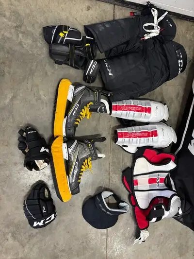 Hockey equipment U9/11, View more