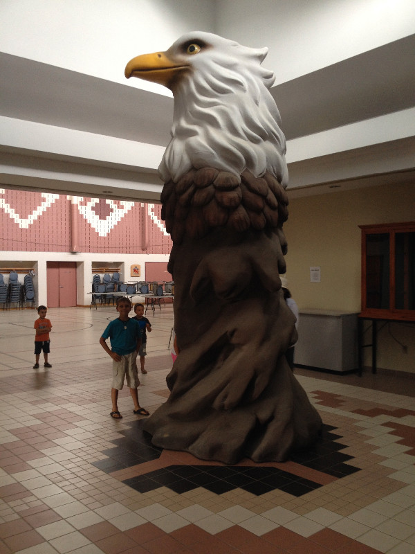 Towering Giant Eagle Sculpture in Arts & Collectibles in Oshawa / Durham Region