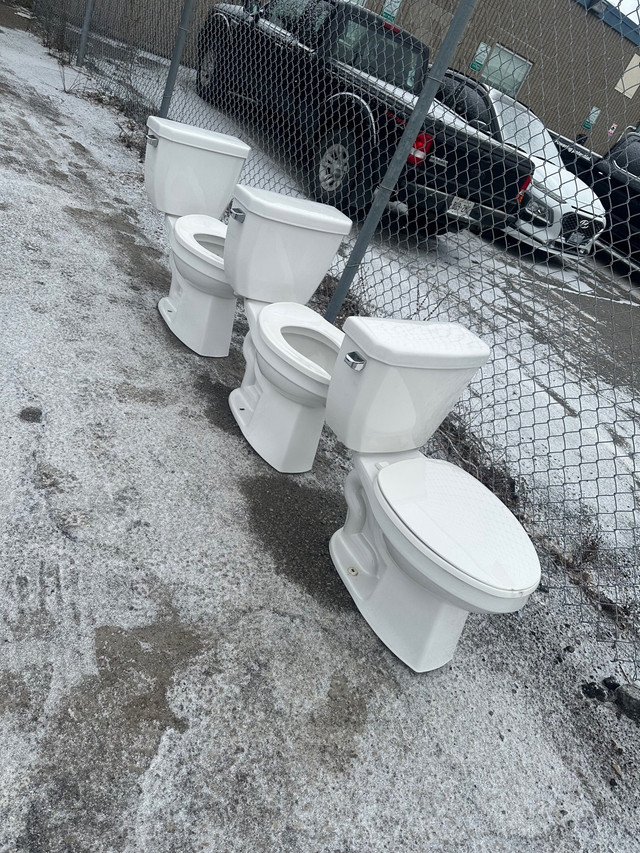 Toilets  in Other in St. Catharines