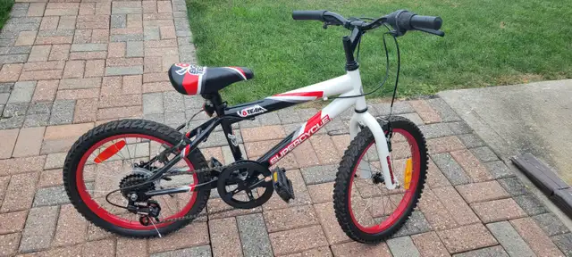 Boy's 8 Team Supercycle in Kids in Cornwall - Image 2