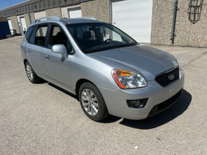 2011 Kia Rondo Minivan
