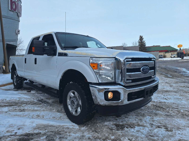 2016 ford f350 only 37 800 km in Cars & Trucks in Calgary
