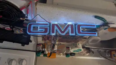 These brand new white illuminated GMC emblems will add a touch of sophistication to your vehicle! Th...