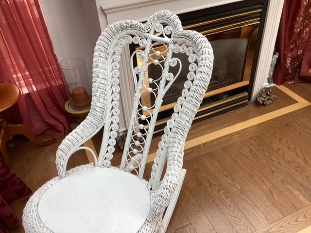 Wicker Rocking Chair in Chairs & Recliners in Oakville / Halton Region - Image 2