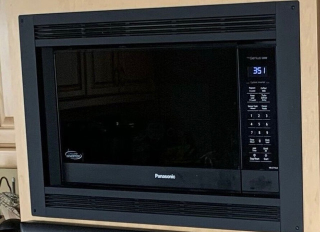 Microwave Panasonic built-in with trim kit-Black  in Microwaves & Cookers in Kelowna