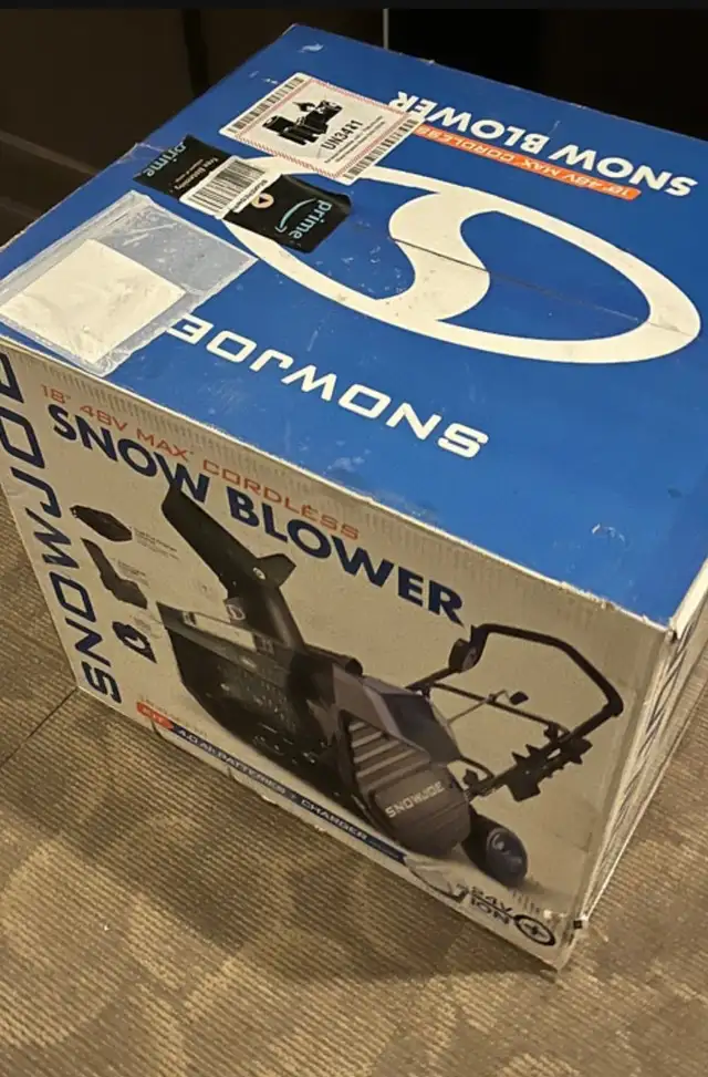 Souffleuse électrique / electric snowblower in Snowblowers in Laval / North Shore - Image 3