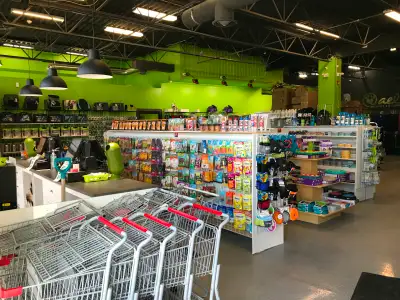 Animalerie spécialisée offrant un modèle d’affaires complet, à la fois distributeur auprès des comme...