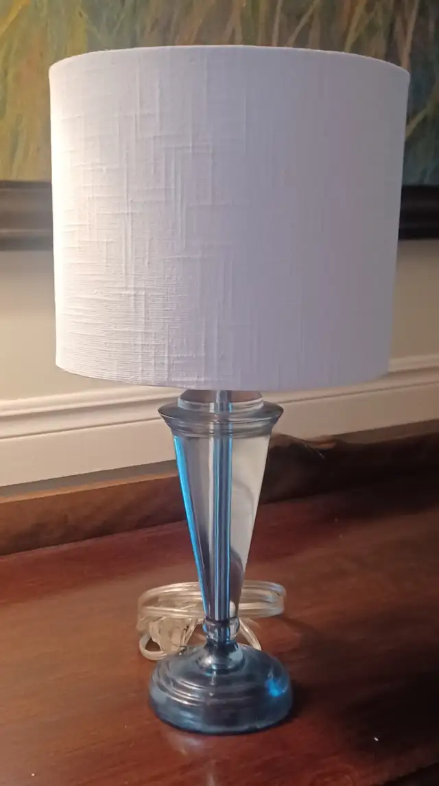 Small, Blue Acrylic, Accent Lamp in Home Décor & Accents in Mississauga / Peel Region - Image 2