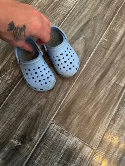 Kids Crocs Size 8, View more