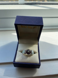 Round Mounted Solitaire Lavender Amethyst Ring With Diamonds