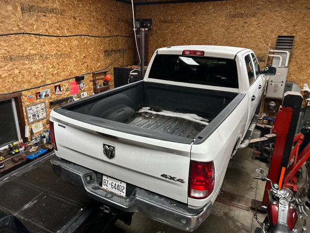 very good condition  in Cars & Trucks in Ottawa - Image 3