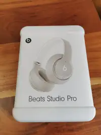 New Apple Beats Studio Pro Wireless Bluetooth Headphones White