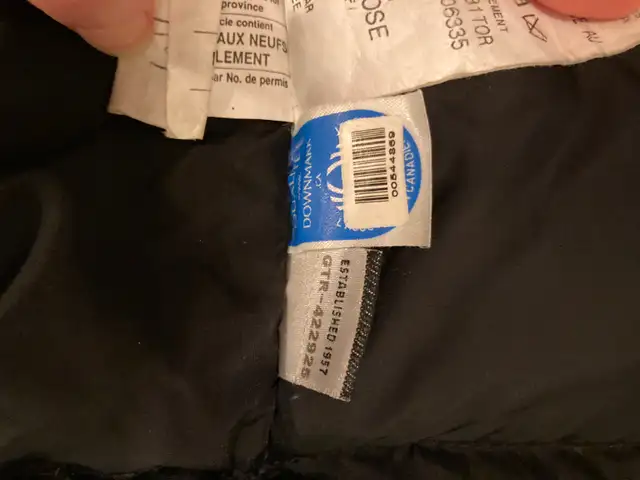 Men's Canada Goose Resolute Parka in Men's in City of Toronto - Image 5