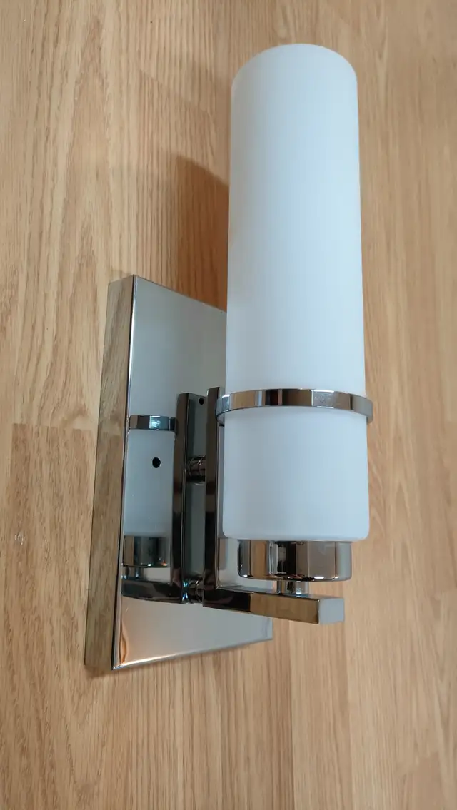 Applique murale in Indoor Lighting & Fans in Québec City - Image 2