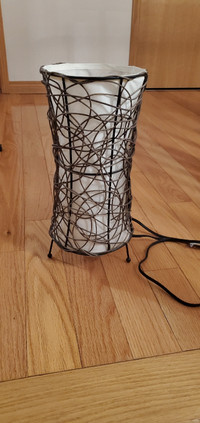 Brown wicker/ willow table lamp