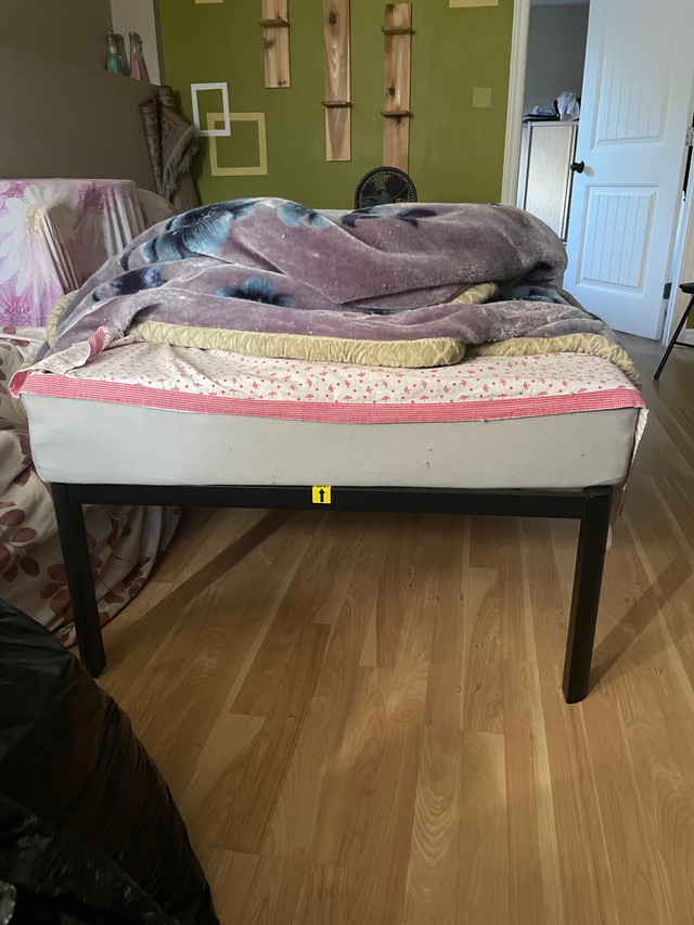 Sleep Country Mattress and Bed Frame | Beds & Mattresses | Moncton | Kijiji
