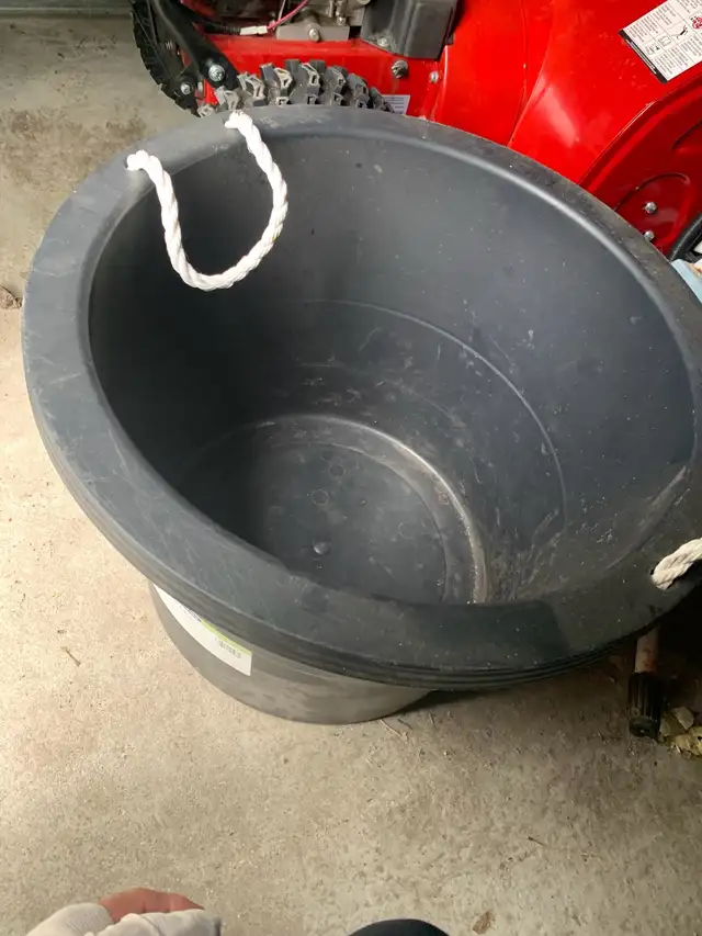 Large bucket in Hot Tubs & Pools in Regina - Image 5