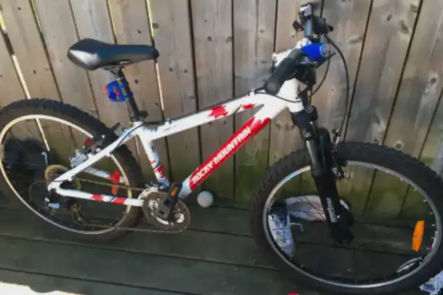 2 teen Rocky Mountain bikes in Mountain in City of Toronto - Image 2
