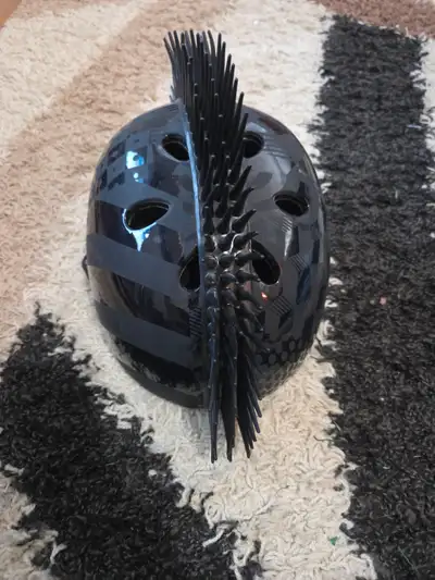 BIKE HELMET - MOHAWK STYLE - LIKE NEW!, View more