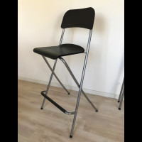 Deux Chaises de Bar pliantes - Two Foldable Bar Stools