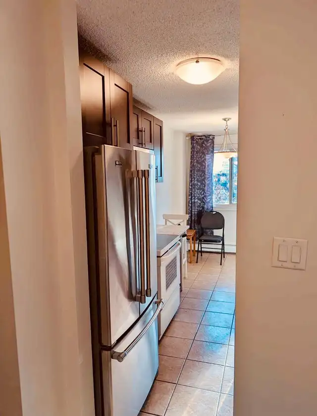 Spacious apartment near Chinook mall in Short Term Rentals in Calgary - Image 8