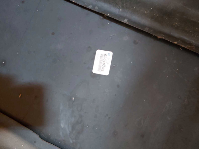 chevy truck parts  in Auto Body Parts in Belleville - Image 2