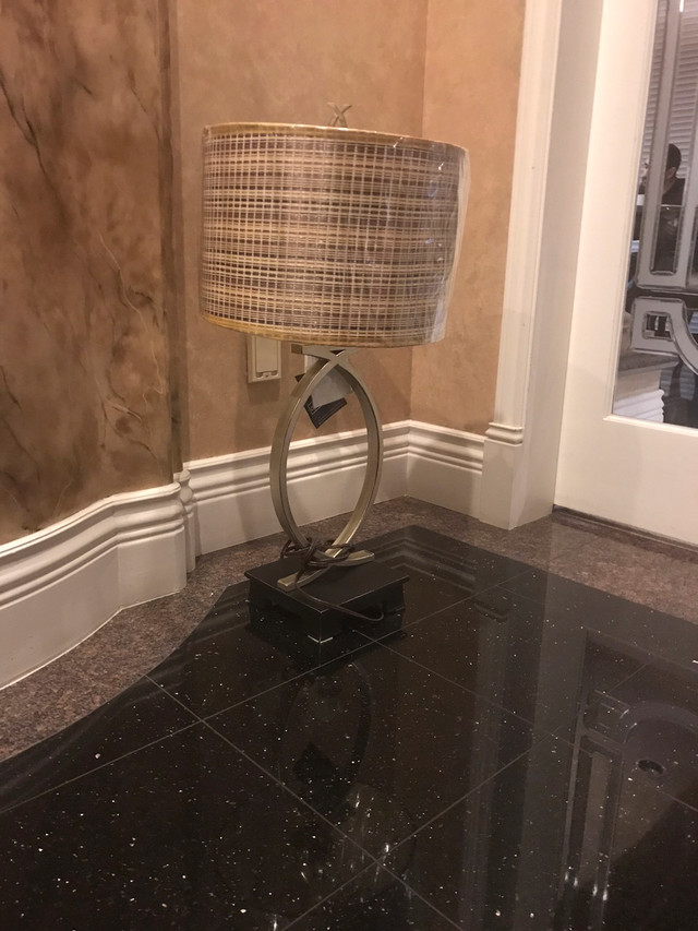 BRAND NEW DESIGNER TABLE LAMP in Indoor Lighting & Fans in Delta/Surrey/Langley - Image 2