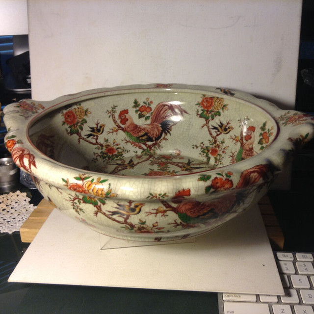 Chinese Vintage Bowl ZHONGGUO ZHI ZAO in Arts & Collectibles in Vancouver