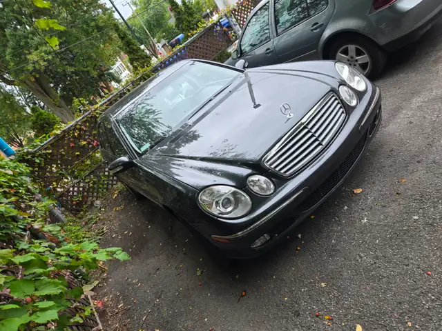 2004 Mercedes-Benz E320 69,000km586467770893619201